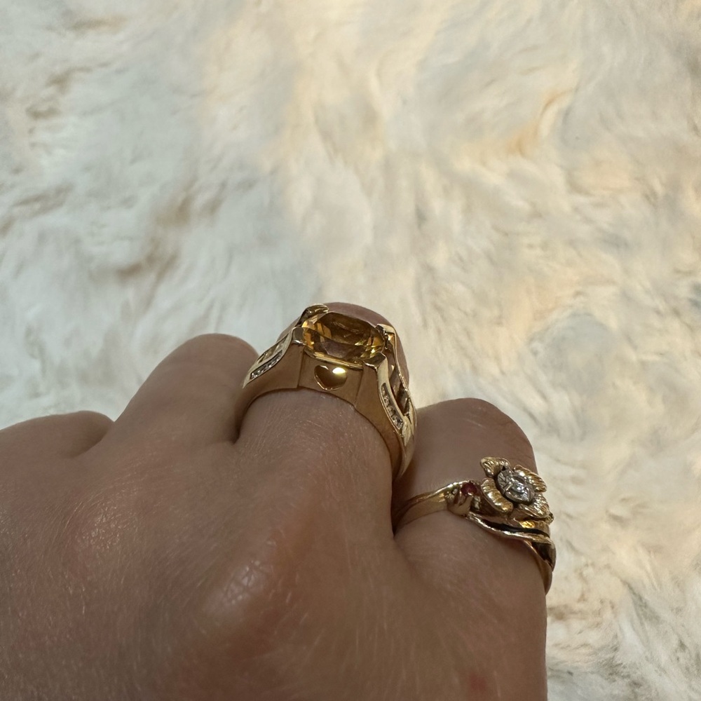 14k citrine ring with diamonds - Picture 9 of 10